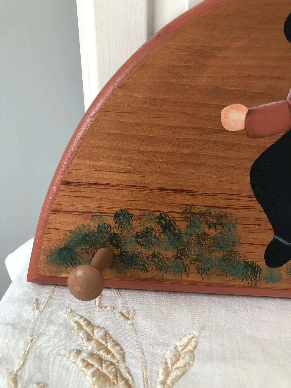 Vintage 80’s Amish Folk Art Wall Hanger With Pegs